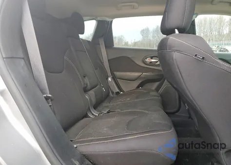 2015 Jeep Cherokee Latitude z USA, uszkodzony, nr VIN 1C4PJMCB0FW534136